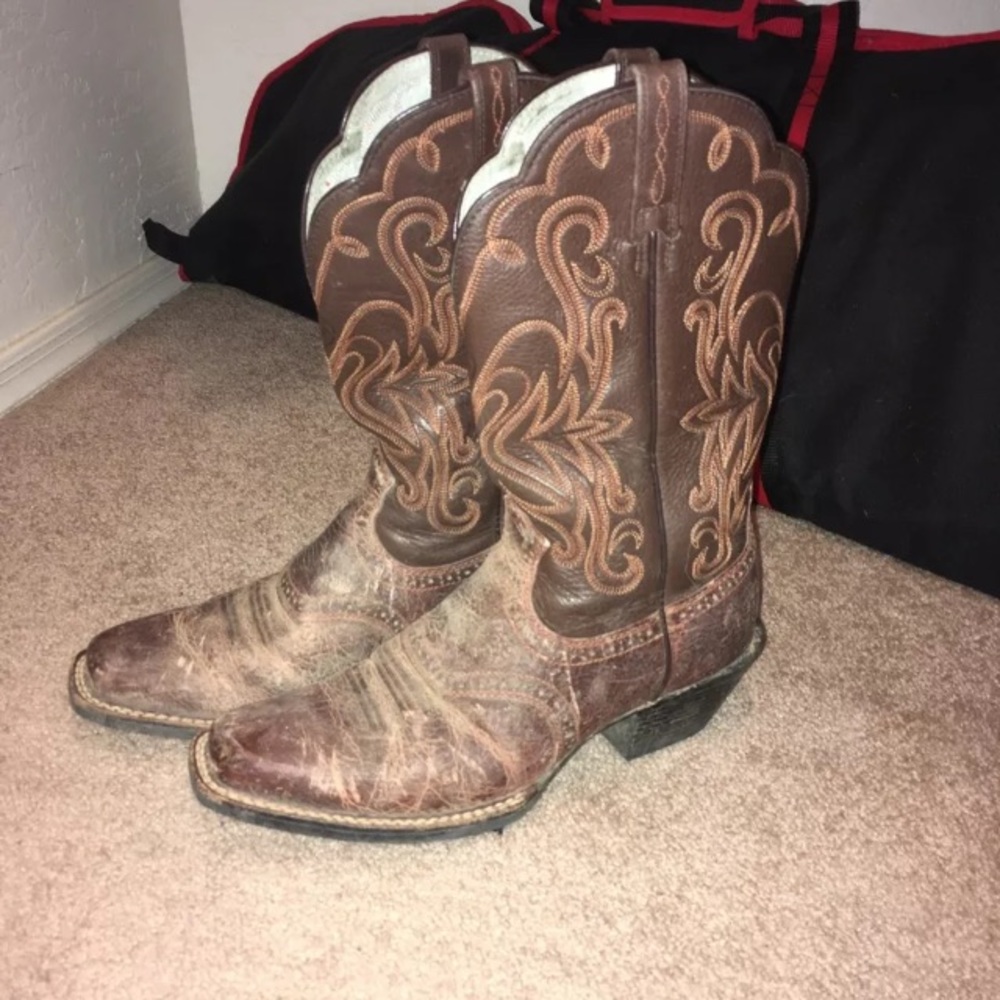Women’s Ariat Boots 8B